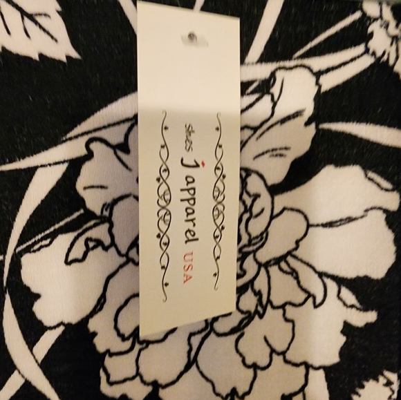 Black and White Open Front Cardigan - Picture 2 of 3